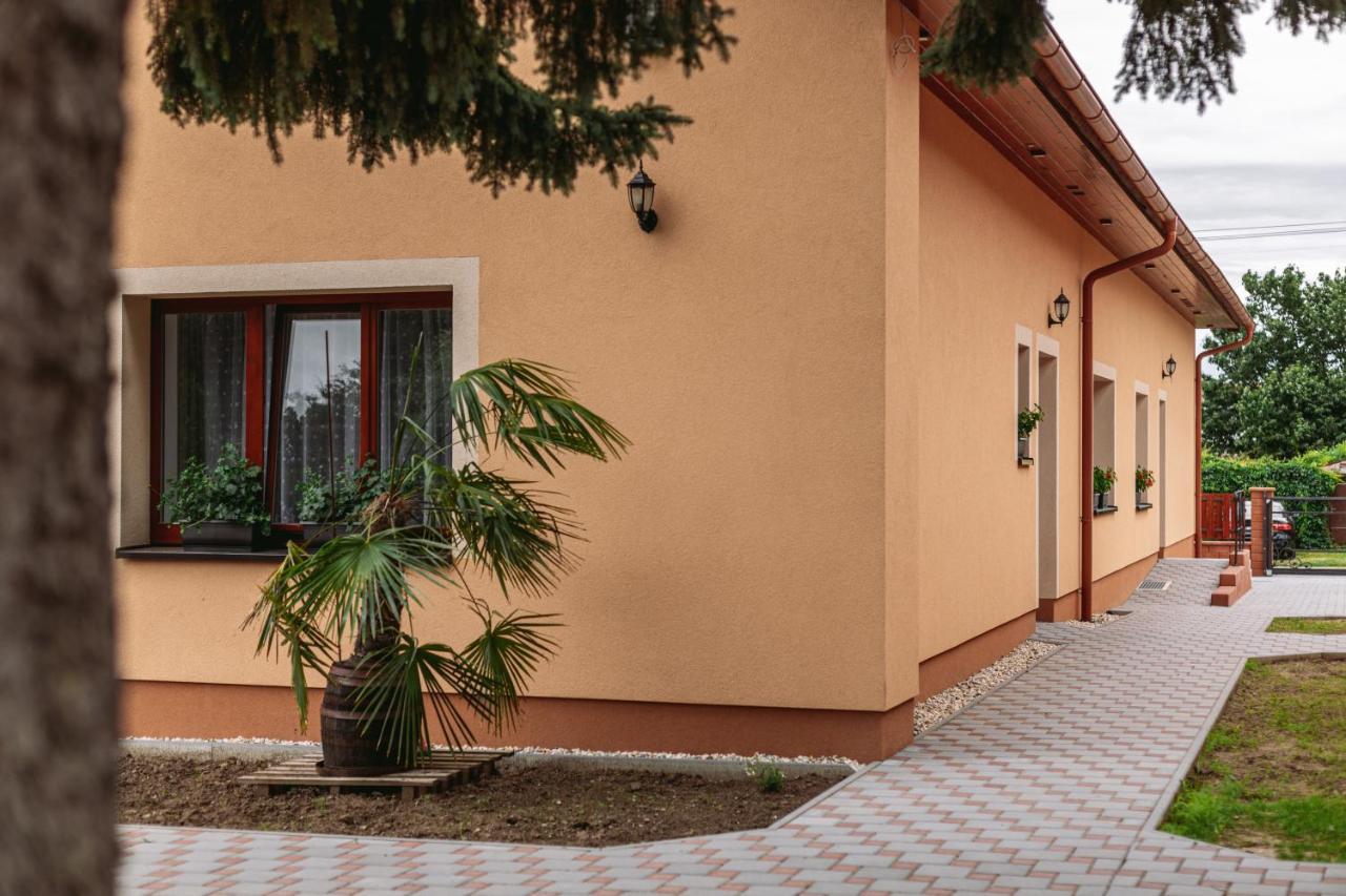 Knizeci Dum - Ubytovani V Lednici Lednice Exterior foto